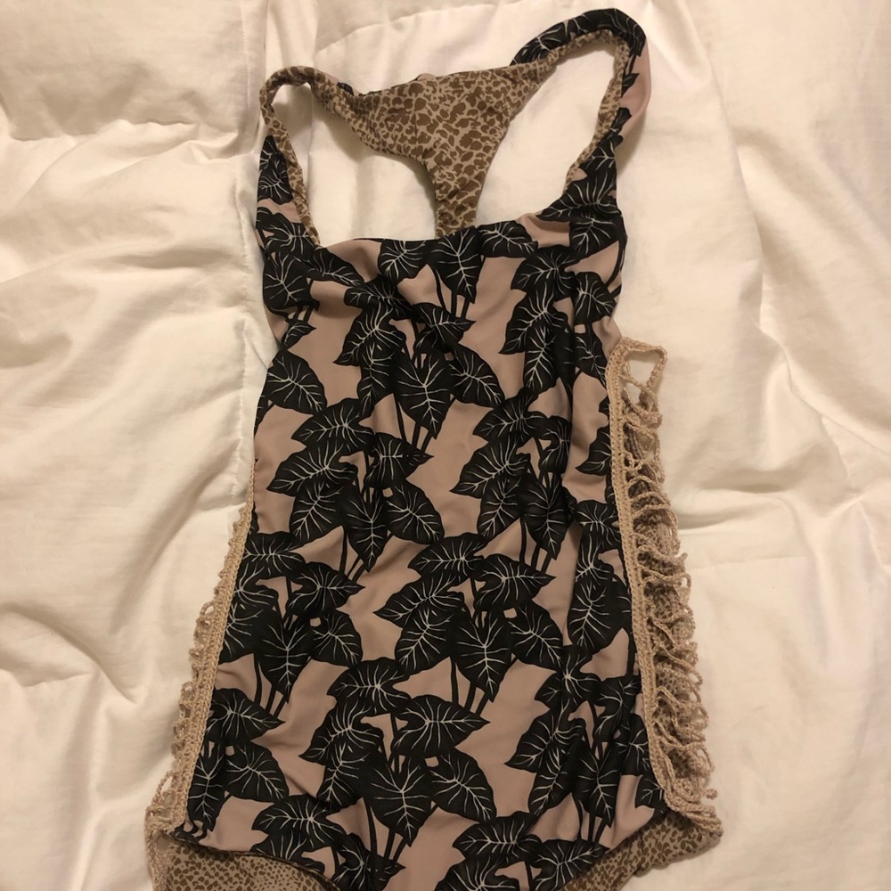 Acacia one piece